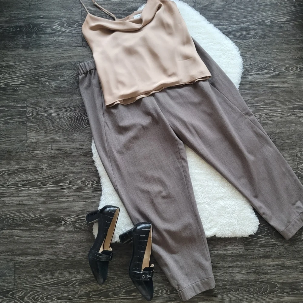 Aritzia Babaton Cowl Neck Camisole in Gold Camel Sz XS - Picture 2 of 10